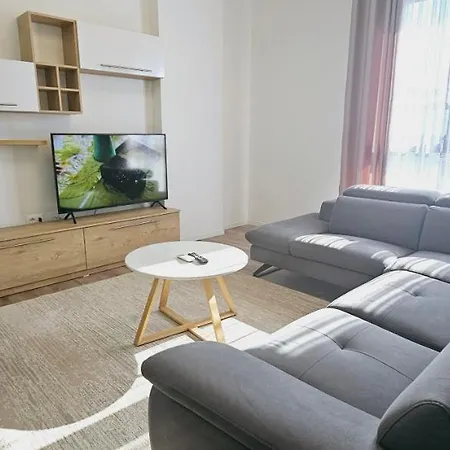 Myhouse At 21 Dhjetori Apartamento Tirana