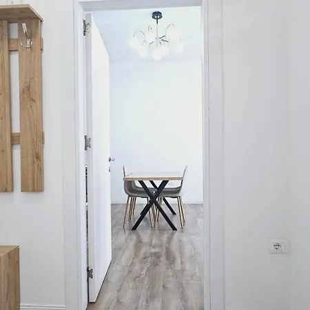 Myhouse At 21 Dhjetori Apartamento *